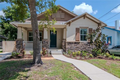 House in Tampa, Florida 3 bedrooms, 162.76 sq.m. № 1876104 - photo 1