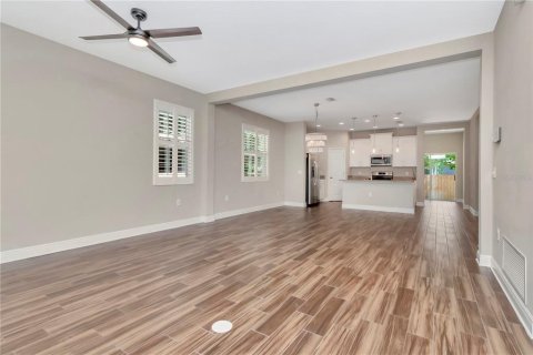 House in Tampa, Florida 3 bedrooms, 162.76 sq.m. № 1876104 - photo 6