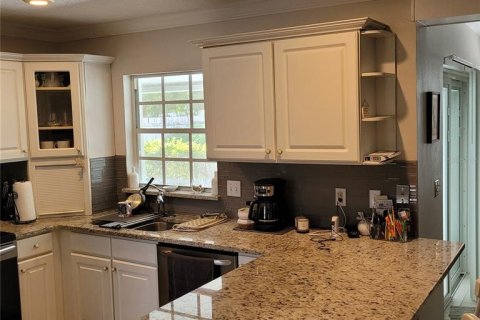 House in Orlando, Florida 3 bedrooms, 179.21 sq.m. № 1755027 - photo 2