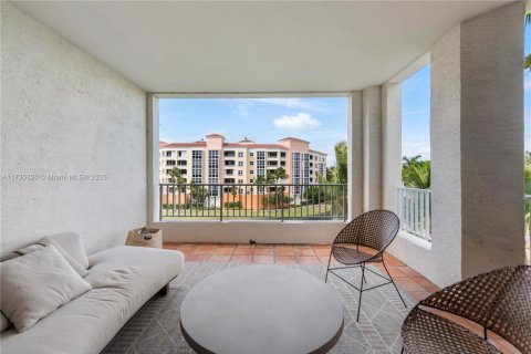 Condominio en alquiler en Key Biscayne, Florida, 2 dormitorios, 121.7 m2 № 1980991 - foto 8