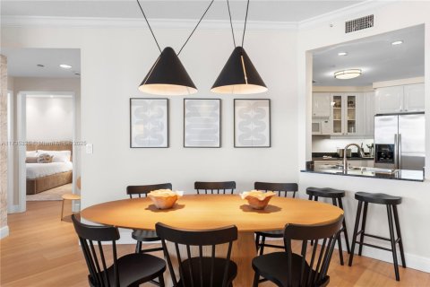 Condominio en alquiler en Key Biscayne, Florida, 2 dormitorios, 121.7 m2 № 1980991 - foto 11