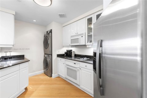 Condominio en alquiler en Key Biscayne, Florida, 2 dormitorios, 121.7 m2 № 1980991 - foto 14