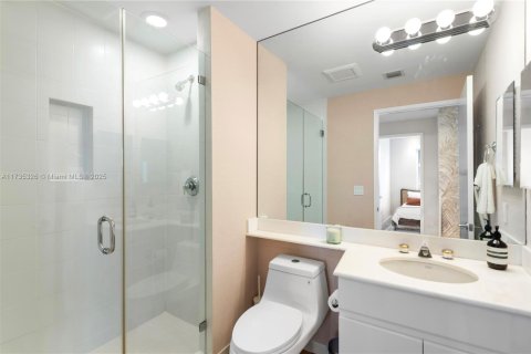 Condominio en alquiler en Key Biscayne, Florida, 2 dormitorios, 121.7 m2 № 1980991 - foto 22