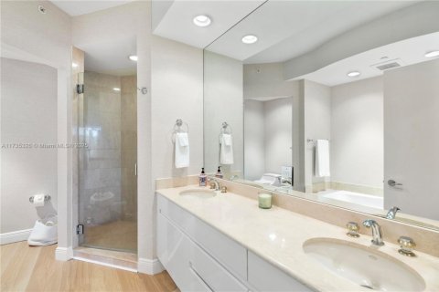 Condominio en alquiler en Key Biscayne, Florida, 2 dormitorios, 121.7 m2 № 1980991 - foto 20