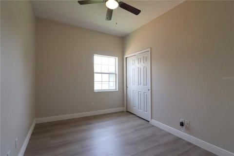 House in Leesburg, Florida 2 bedrooms, 145.95 sq.m. № 2394284 - photo 12