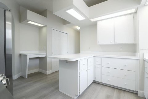 House in Leesburg, Florida 2 bedrooms, 145.95 sq.m. № 2394284 - photo 8