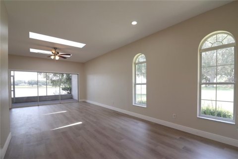 House in Leesburg, Florida 2 bedrooms, 145.95 sq.m. № 2394284 - photo 3