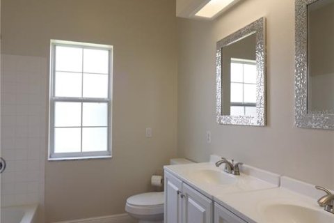 House in Leesburg, Florida 2 bedrooms, 145.95 sq.m. № 2394284 - photo 15