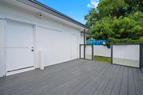 Купить виллу или дом в Майами, Флорида 3 спальни, 91.14м2, № 1943502 - фото 24