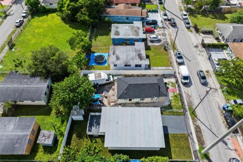 Купить виллу или дом в Майами, Флорида 3 спальни, 91.14м2, № 1943502 - фото 28