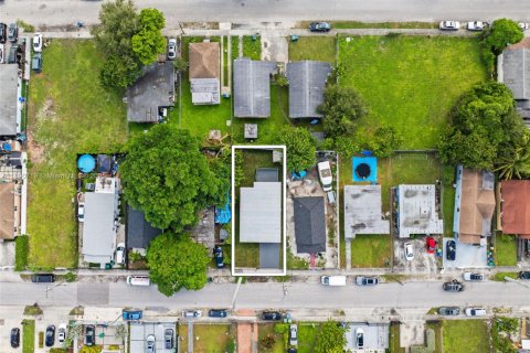 Купить виллу или дом в Майами, Флорида 3 спальни, 91.14м2, № 1943502 - фото 29