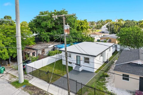 Купить виллу или дом в Майами, Флорида 3 спальни, 91.14м2, № 1943502 - фото 5