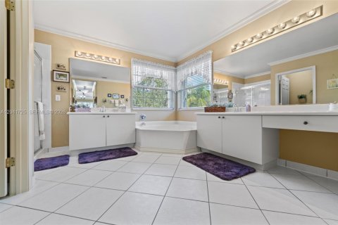 House in Miramar, Florida 5 bedrooms, 281.87 sq.m. № 2185403 - photo 28