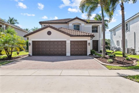 House in Miramar, Florida 5 bedrooms, 281.87 sq.m. № 2185403