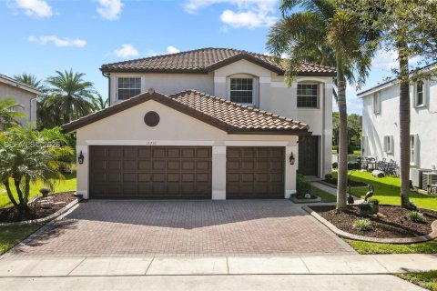 House in Miramar, Florida 5 bedrooms, 281.87 sq.m. № 2185403 - photo 3