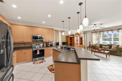 House in Miramar, Florida 5 bedrooms, 281.87 sq.m. № 2185403 - photo 18
