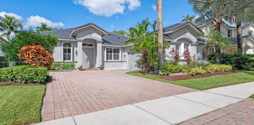 Дом в Уэстон, Флорида 4 спальни, 248.42м2 № 1955934