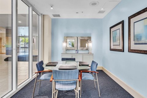 Condominio en venta en Miami, Florida, 46.92 m2 № 1701793 - foto 13