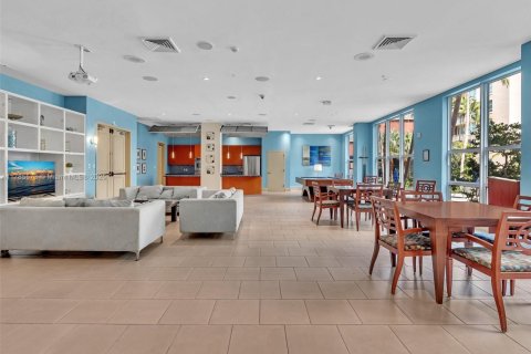 Condominio en venta en Miami, Florida, 46.92 m2 № 1701793 - foto 12