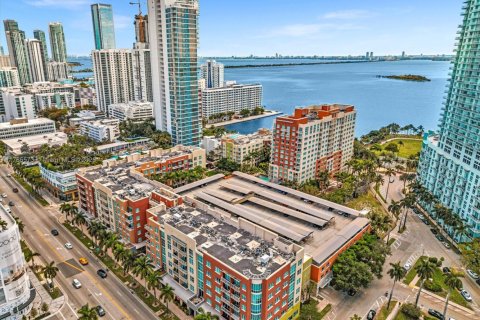 Condominio en venta en Miami, Florida, 46.92 m2 № 1701793 - foto 14