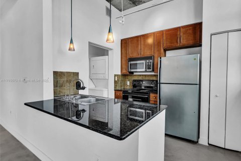 Condominio en venta en Miami, Florida, 46.92 m2 № 1701793 - foto 7
