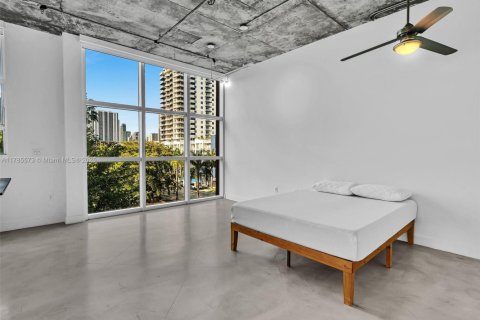 Condominio en venta en Miami, Florida, 46.92 m2 № 1701793 - foto 5