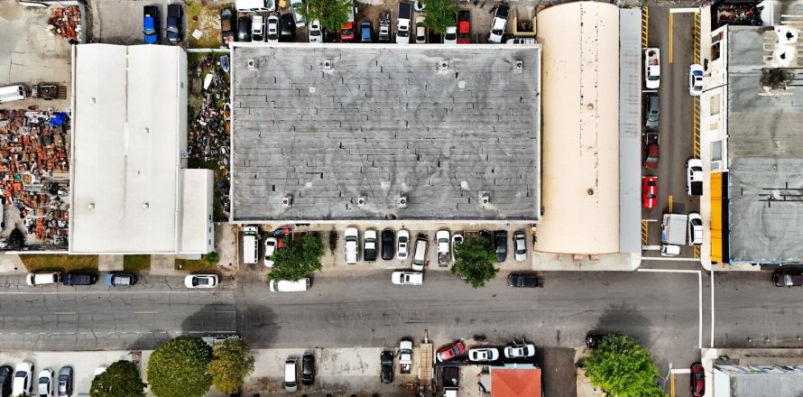 Commercial property in Lake Worth, Florida № 1103200