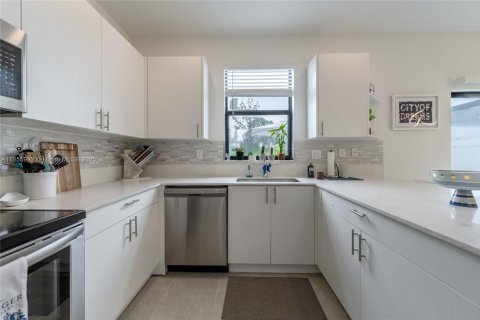 Touwnhouse à vendre à Miami Gardens, Floride: 3 chambres, 124.86 m2 № 1883852 - photo 13