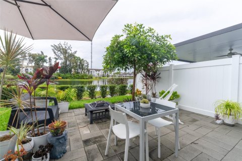 Touwnhouse à vendre à Miami Gardens, Floride: 3 chambres, 124.86 m2 № 1883852 - photo 17