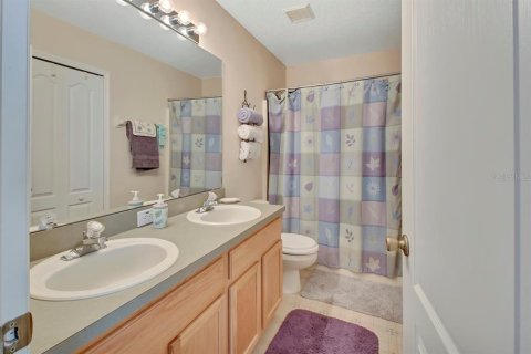 House in Sanford, Florida 4 bedrooms, 215.63 sq.m. № 1642975 - photo 24