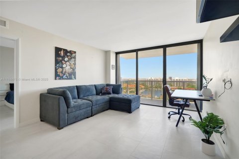 Condo in Aventura, Florida, 2 bedrooms  № 2090693 - photo 16