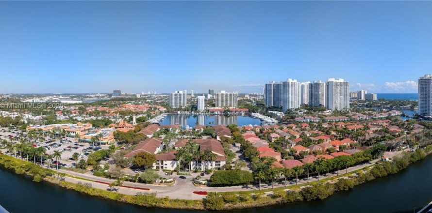 Condo in Aventura, Florida, 2 bedrooms  № 2090693