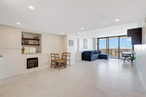 Condo in Aventura, Florida, 2 bedrooms  № 2090693 - photo 11