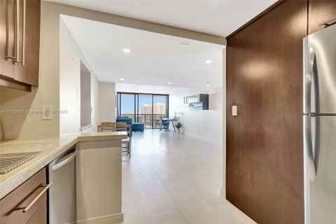 Condo in Aventura, Florida, 2 bedrooms  № 2090693 - photo 22
