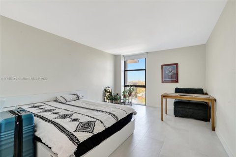 Condo in Aventura, Florida, 2 bedrooms  № 2090693 - photo 28