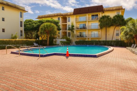 Copropriété à louer à North Miami, Floride: 2 chambres, 97.18 m2 № 1966850 - photo 9