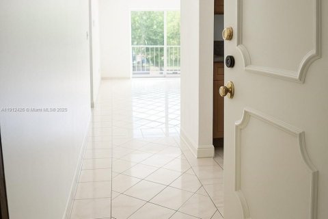 Copropriété à louer à North Miami, Floride: 2 chambres, 97.18 m2 № 1966850 - photo 3