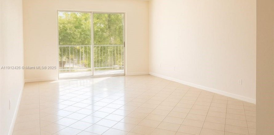 Condo à North Miami, Floride, 2 chambres № 1966850