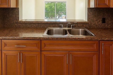 Copropriété à louer à North Miami, Floride: 2 chambres, 97.18 m2 № 1966850 - photo 4