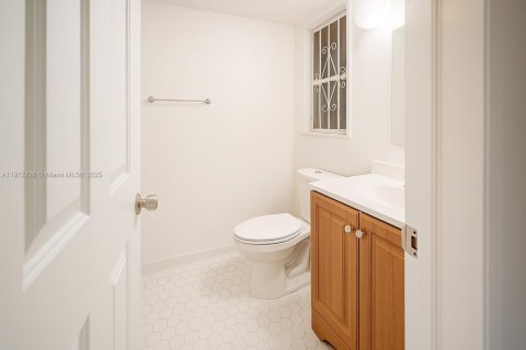 Copropriété à louer à North Miami, Floride: 2 chambres, 97.18 m2 № 1966850 - photo 5