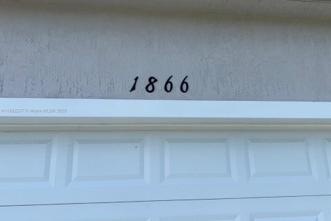 House in Homestead, Florida 4 bedrooms, 211.82 sq.m. № 1977582 - photo 21