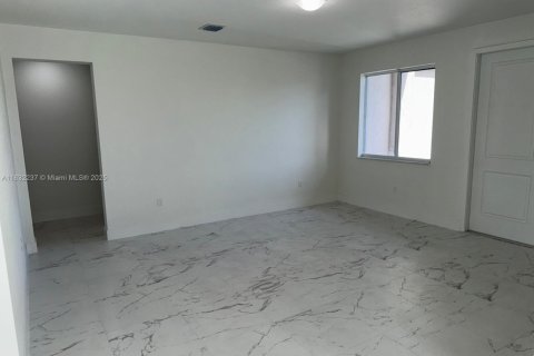 House in Homestead, Florida 4 bedrooms, 211.82 sq.m. № 1977582 - photo 12