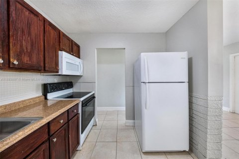 Villa ou maison à vendre à Lauderhill, Floride: 3 chambres, 93.65 m2 № 1945956 - photo 7