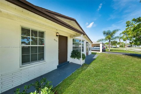 Villa ou maison à vendre à Lauderhill, Floride: 3 chambres, 93.65 m2 № 1945956 - photo 5