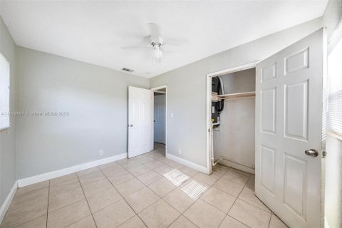 Villa ou maison à vendre à Lauderhill, Floride: 3 chambres, 93.65 m2 № 1945956 - photo 13