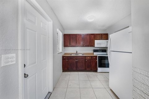 Villa ou maison à vendre à Lauderhill, Floride: 3 chambres, 93.65 m2 № 1945956 - photo 9