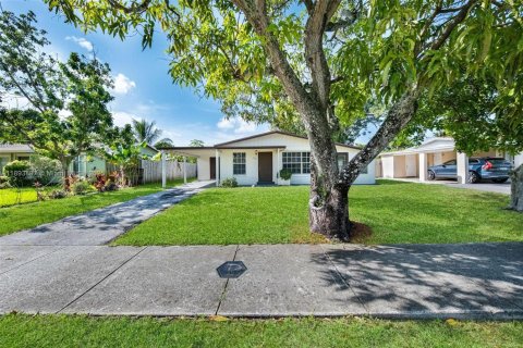 Villa ou maison à vendre à Lauderhill, Floride: 3 chambres, 93.65 m2 № 1945956 - photo 2