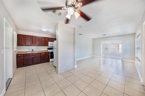 Villa ou maison à vendre à Lauderhill, Floride: 3 chambres, 93.65 m2 № 1945956 - photo 6