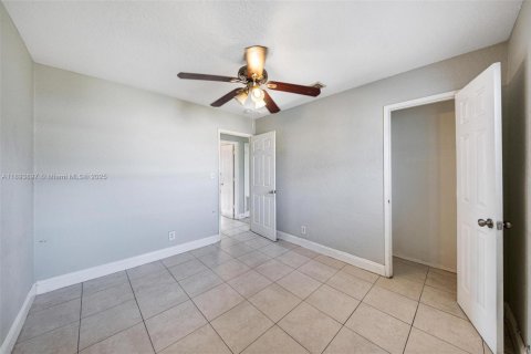 Villa ou maison à vendre à Lauderhill, Floride: 3 chambres, 93.65 m2 № 1945956 - photo 15