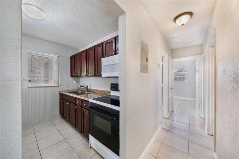 Villa ou maison à vendre à Lauderhill, Floride: 3 chambres, 93.65 m2 № 1945956 - photo 11